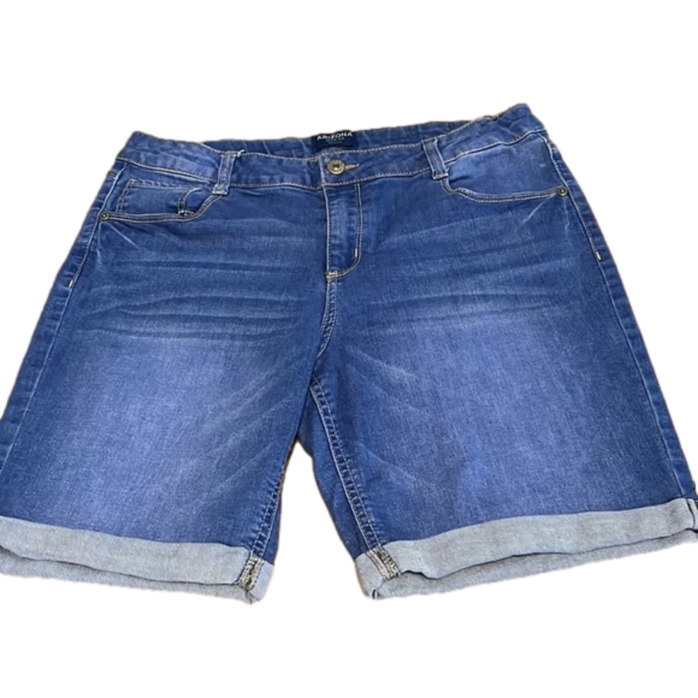 arizona jean shorts, size 18 plus, in good condition